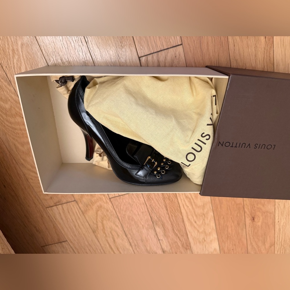 Louis Vuitton Black Patent Heels with Gold Accents - Picture 5 of 7